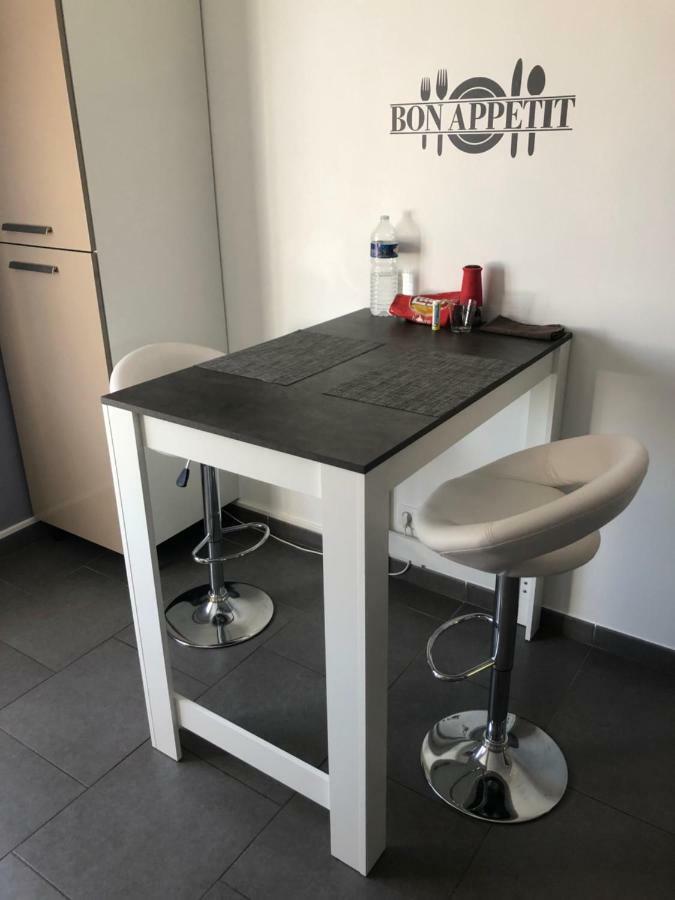 Chambre Les Loges Nevers Exterior photo